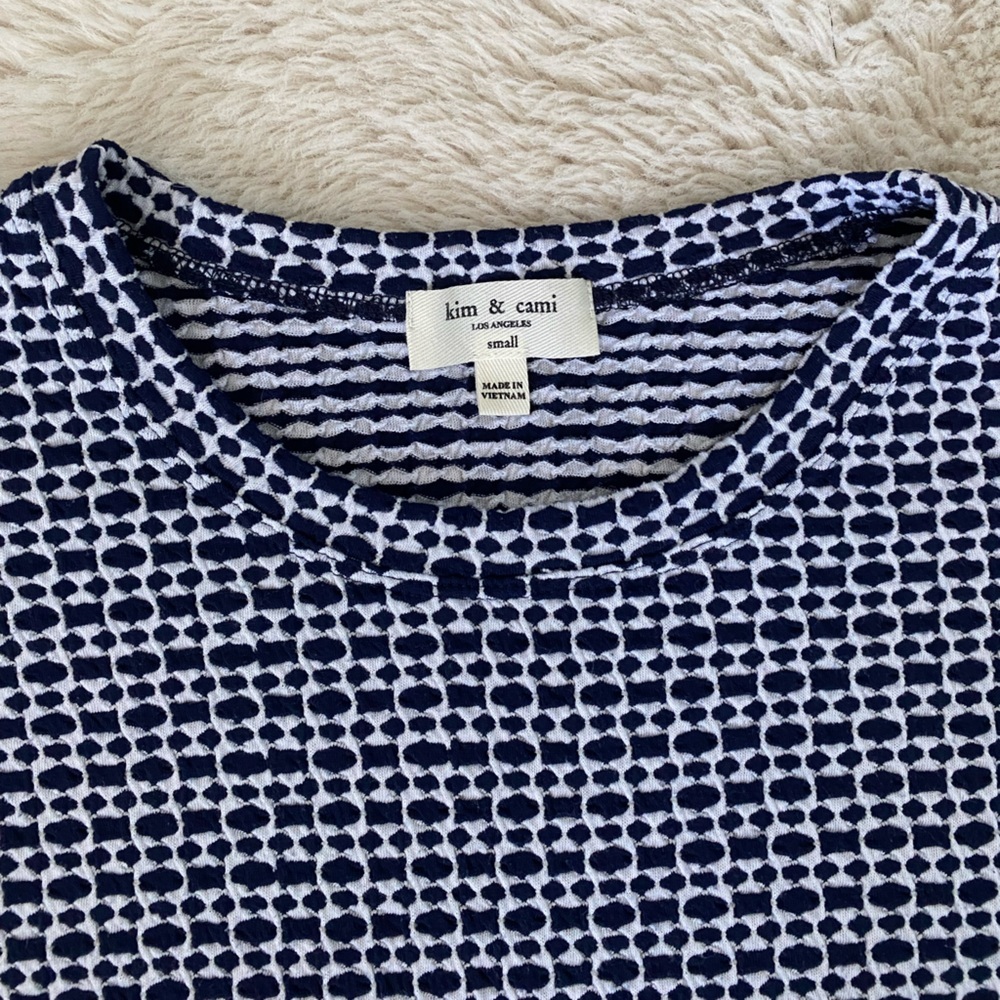 Kim & Cami Navy & White Sleeveless Knit Top - Picture 3 of 3